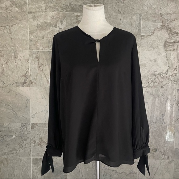 Pixley Twist Keyhole Tie Sleeve Top - Picture 2 of 8